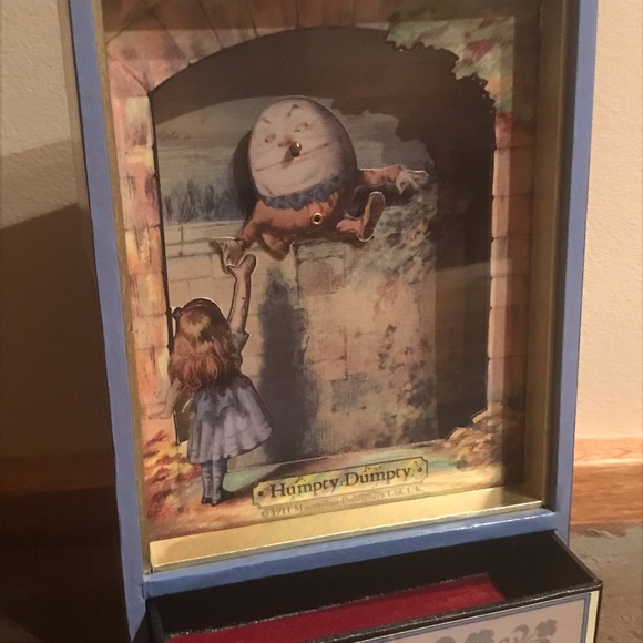 Vintage Alice in Wonderland music jewelry box Humpty Dumpty w/drawer MacMillan - Picture 2 of 5